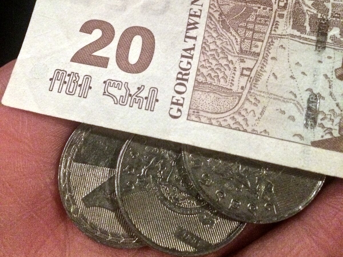 Грузинские лари и тетри