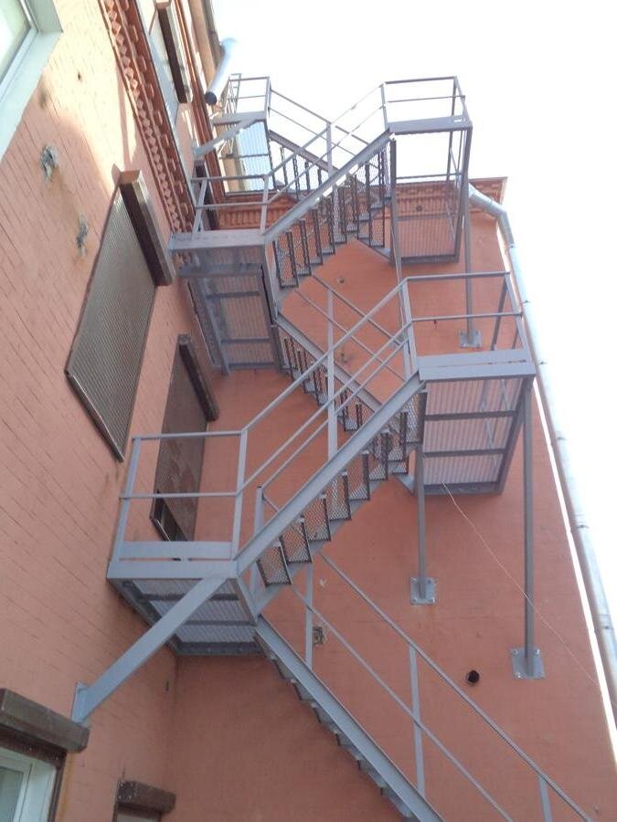 Лестница для крыши своими руками – сделаем без проблем!