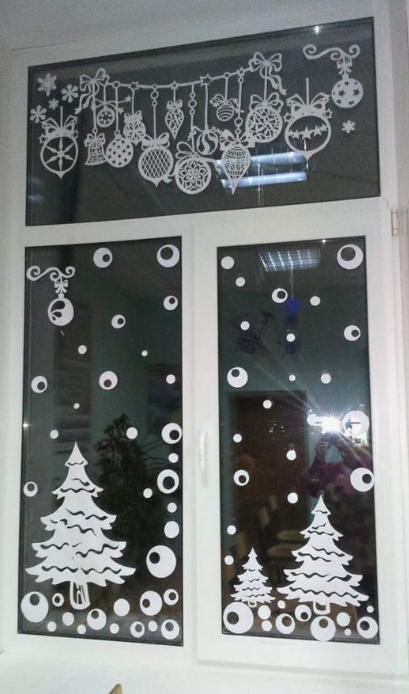 Новогодний декор: как украсить окно — 10 необычных идей с инструкциями — gkhyarovoe.ru
