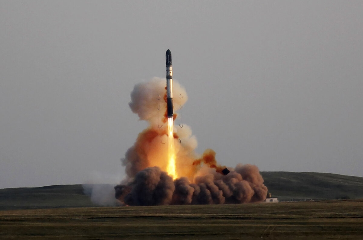 Пуск ракеты "Сатана"