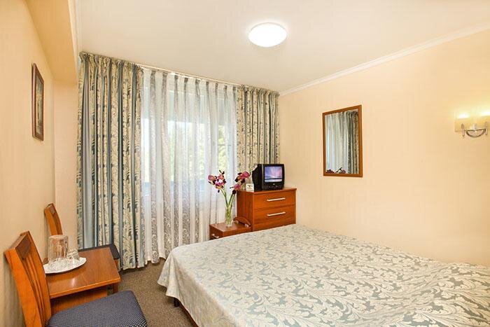 номер фото https://www.booking.com/