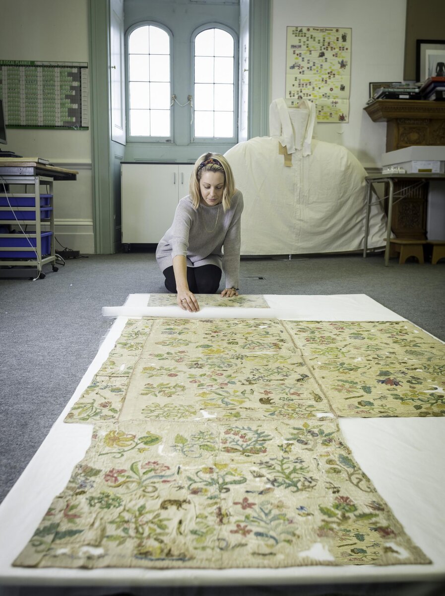 Реставрация платья длилась три года