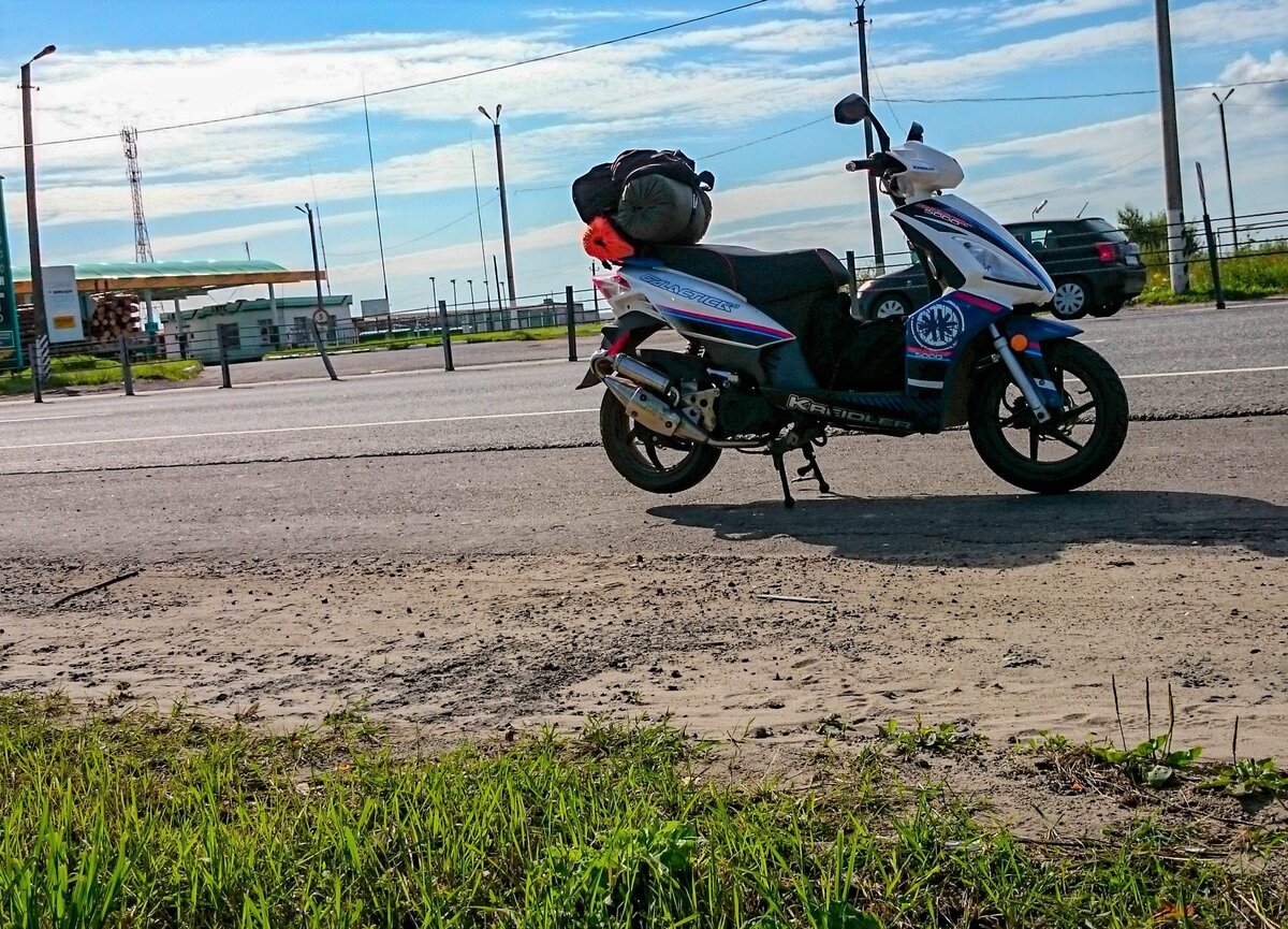 Скутер где-то на подъезде к Москве