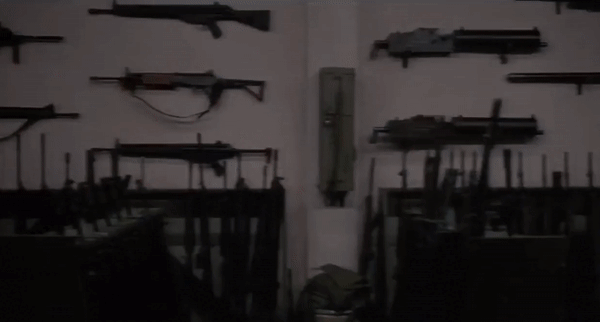 Вот куда ему эта большая РПГ , учитывая предполагаемые быстрые перемещения по полю боя...