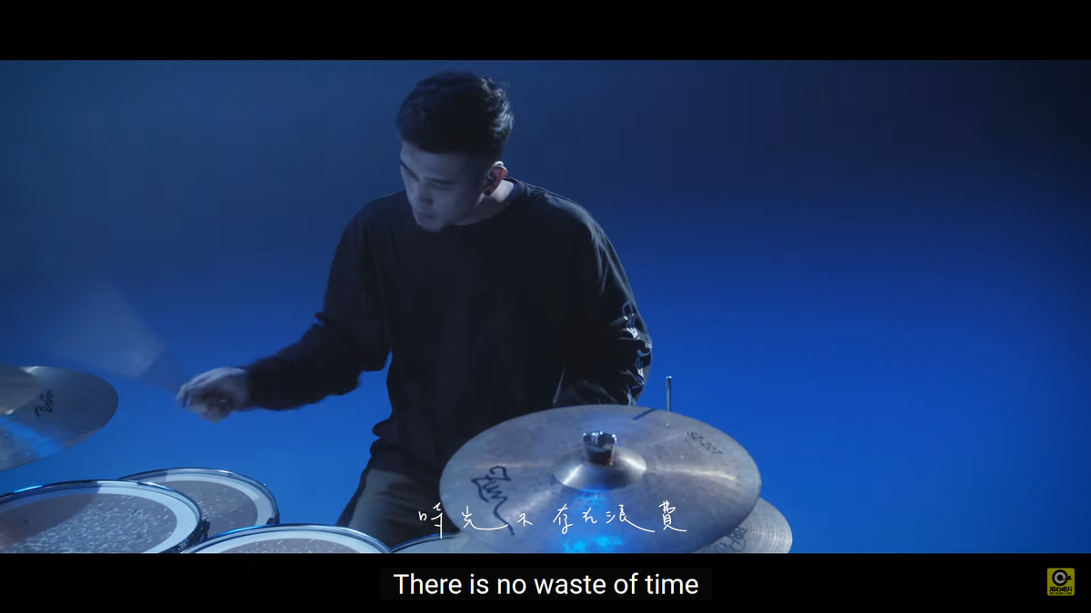 Кадр из клипа