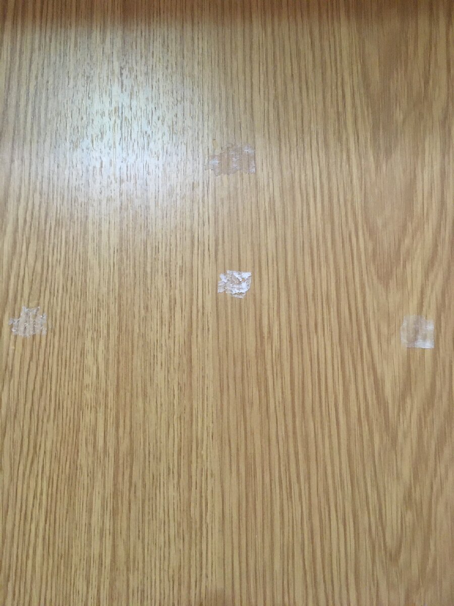 Следы от двустороннего скотча