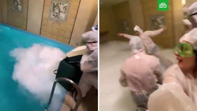 Первые прыгнувшие в бассейн уже задыхались, но остальные думали, что и это - часть шоу.