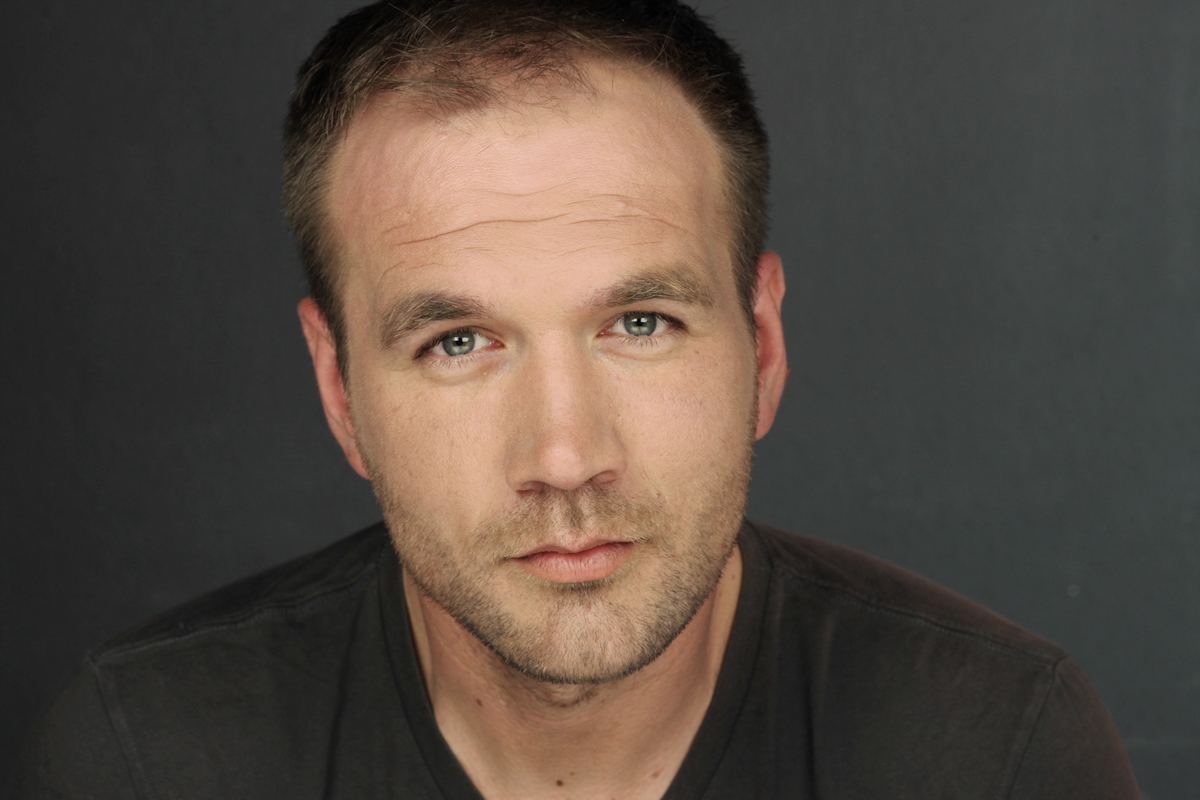 Актер Дмитрий Сарансков