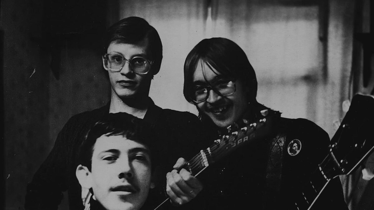 Группа "Посев"( на фотографии видна гитара "Урал"