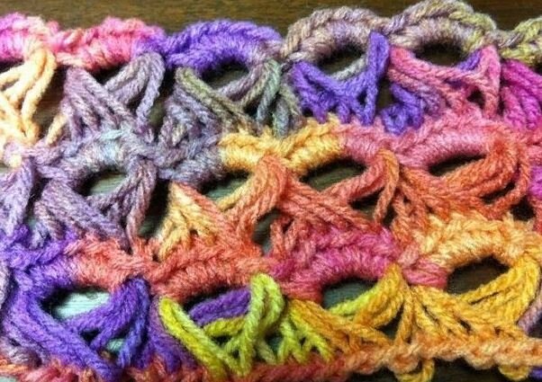 Из коллекции https://yandex.ua/collections/user/schirko-larisa/uzory-kriuchkom-i-spitsami/ 