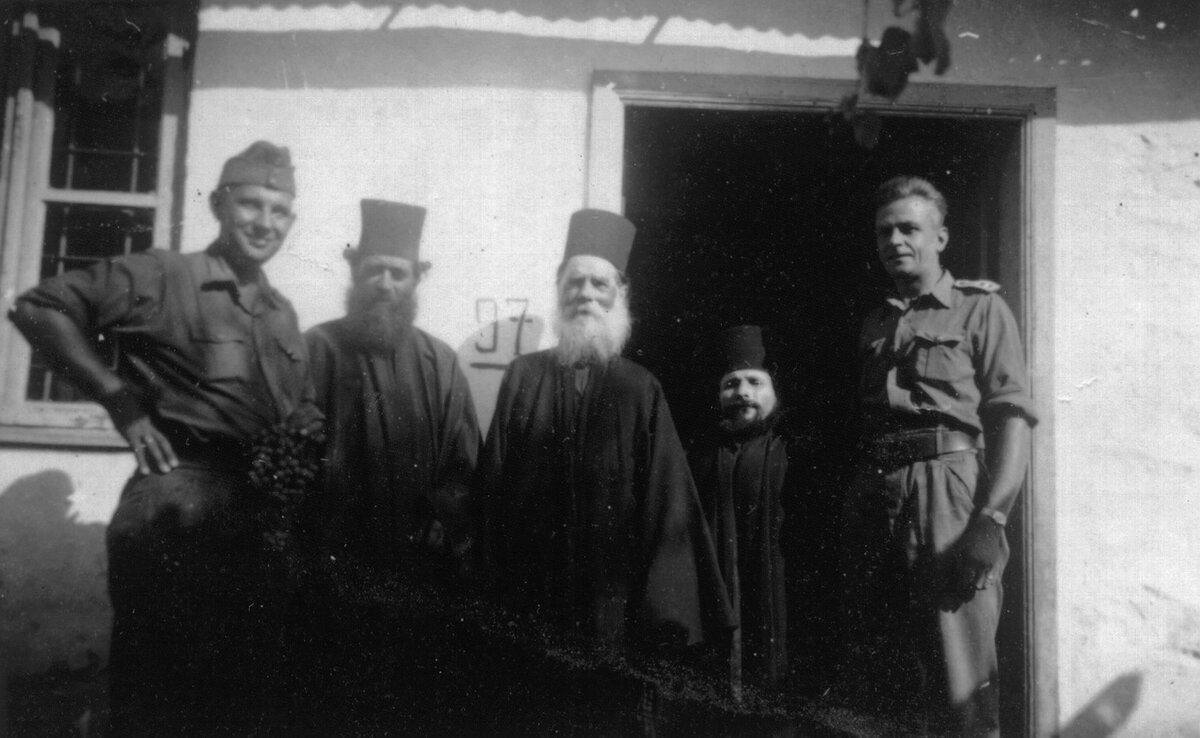 Два солдата вермахта и три афонских монаха. 