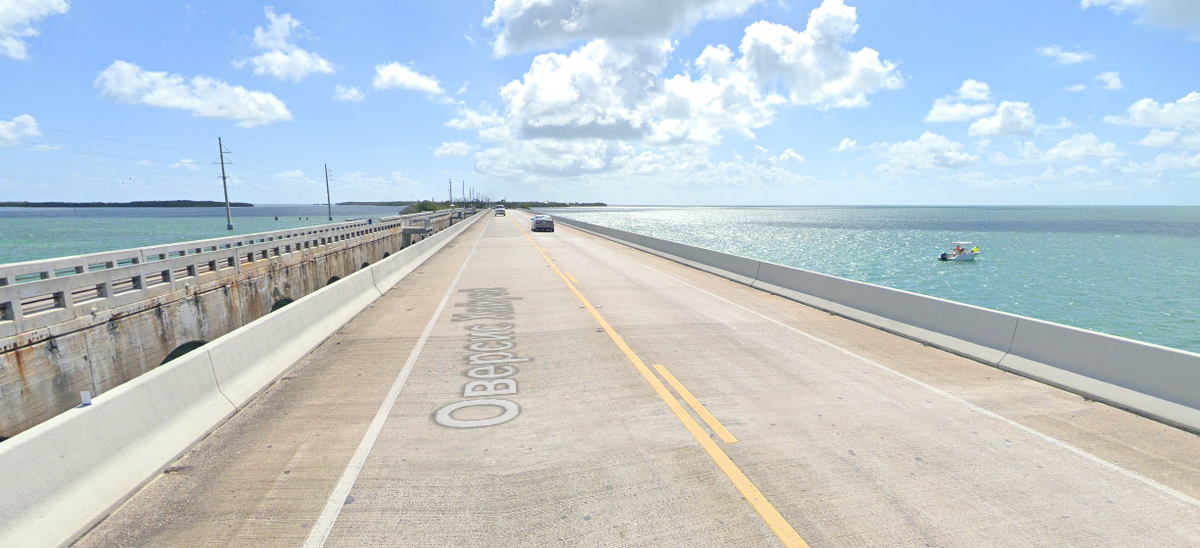 Автострада Оверси вблизи острова Дак-Ки во Флорида-Кис. Фото Google Maps.