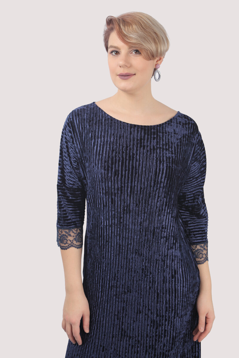 По поводу такого плана платьев из бархата плиссе (полиэстер) сколько налили..ну, этого самого :) Жара... :) Самое главное, что я ношу сама и активно шью на заказ подобные платья и юбки различных цветов. Красиво, удобно, приятно на ощупь, можно стирать. К тому же любая вещь - дело вкуса.