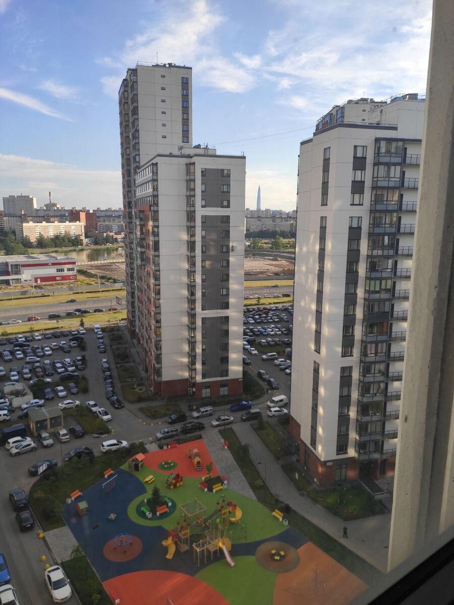 Вот такой вид прекрасный у меня был на моем последнем съемном жилье.