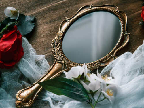 Зеркала: магия, приметы, суеверия