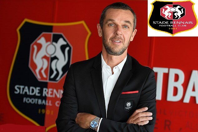 Президент "Ренна" Николас Хольвек начал  атаку на арбитра за его работу в проигранном матче "Челси" в Лиге Чемпионов в среду вечером