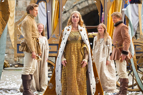 кадр из сериала "Белая королева"