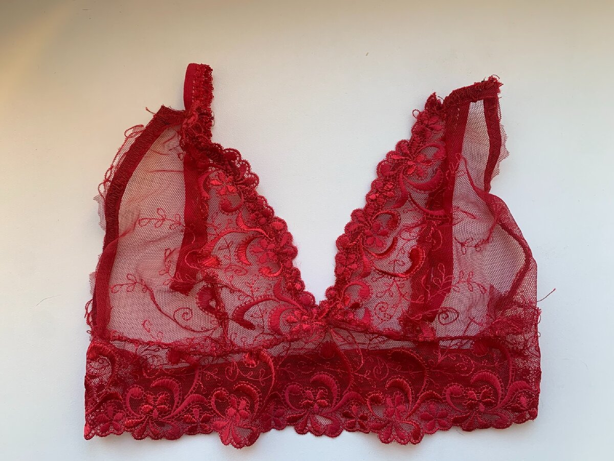 Первый бюстгальтер