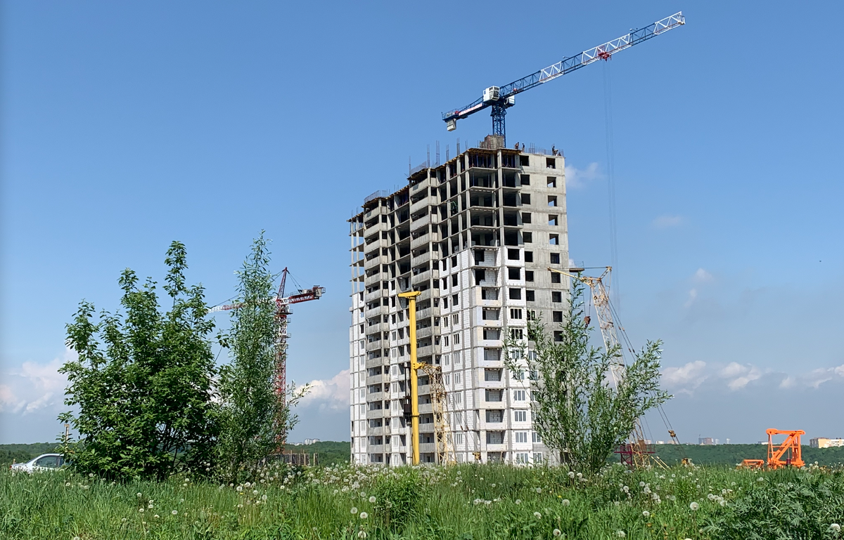 Многоквартирный дом на этапе строительства 