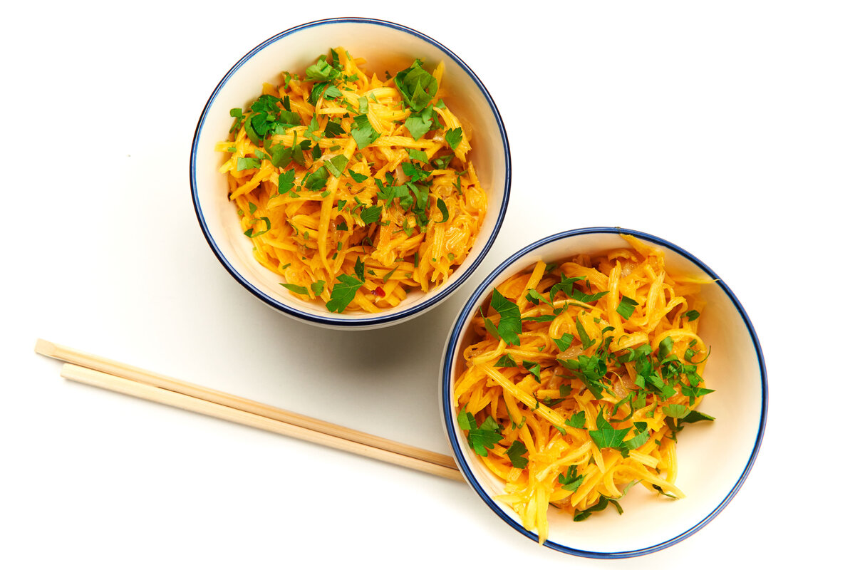 Нежный овощной салат из тыквы по - корейски. Фото автора