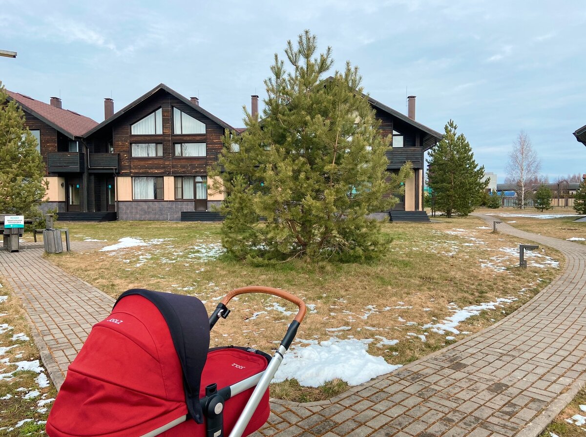 Точнее, вот такой вот двухэтажный таунхаус 