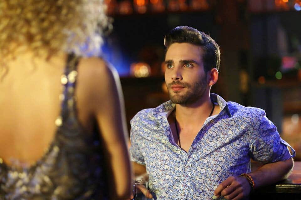 Кадр из турецкого сериала "Любовь не понимает слов". Источник turkis-ser.ru