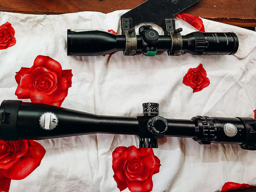 в ремонте мой найт оказался вместе с такими именитыми брендами как Schmidt & Bender