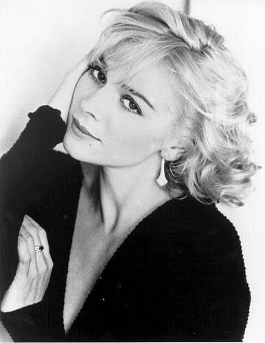 Ким Кэтролл - исполнительница роли Саманты Джонс в сериале "Секс в большом городе".