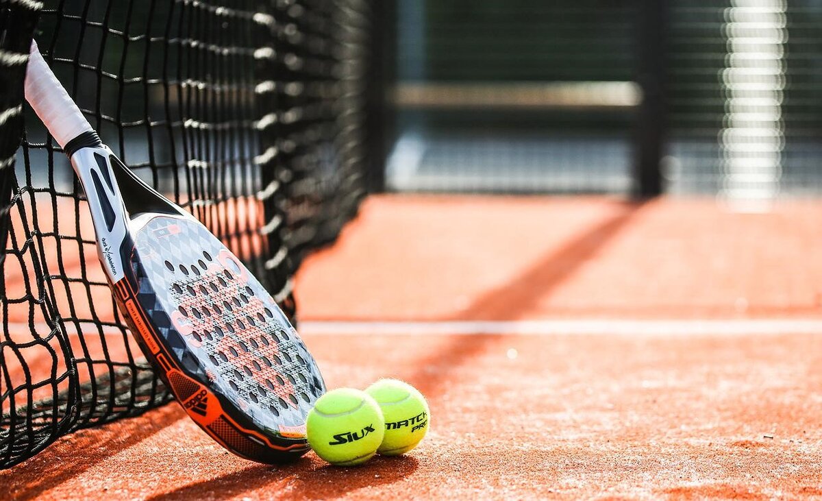 Общая сумма штрафа, наложенного Женской теннисной ассоциацией (WTA) на Всеанглийский клуб тенниса и крокета, на кортах которого проходит Уимблдонский турнир, а также на Ассоциацию лаун-тенниса (LTA)