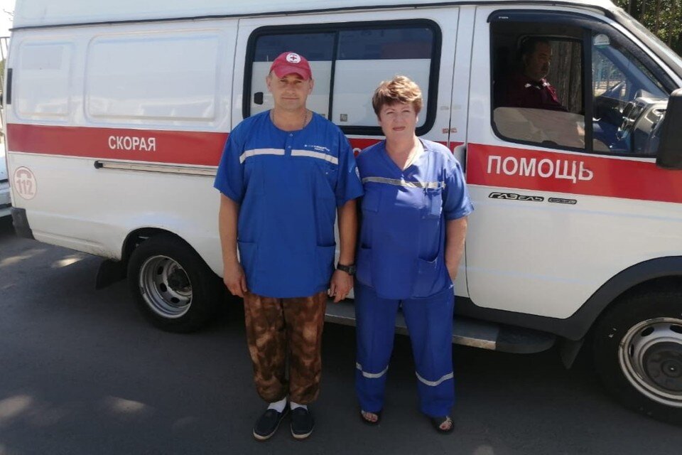     Фельдшер Инна Мироненко и водитель Константин Гвоздиков. Фото: ЛЫСЕНКО Татьяна