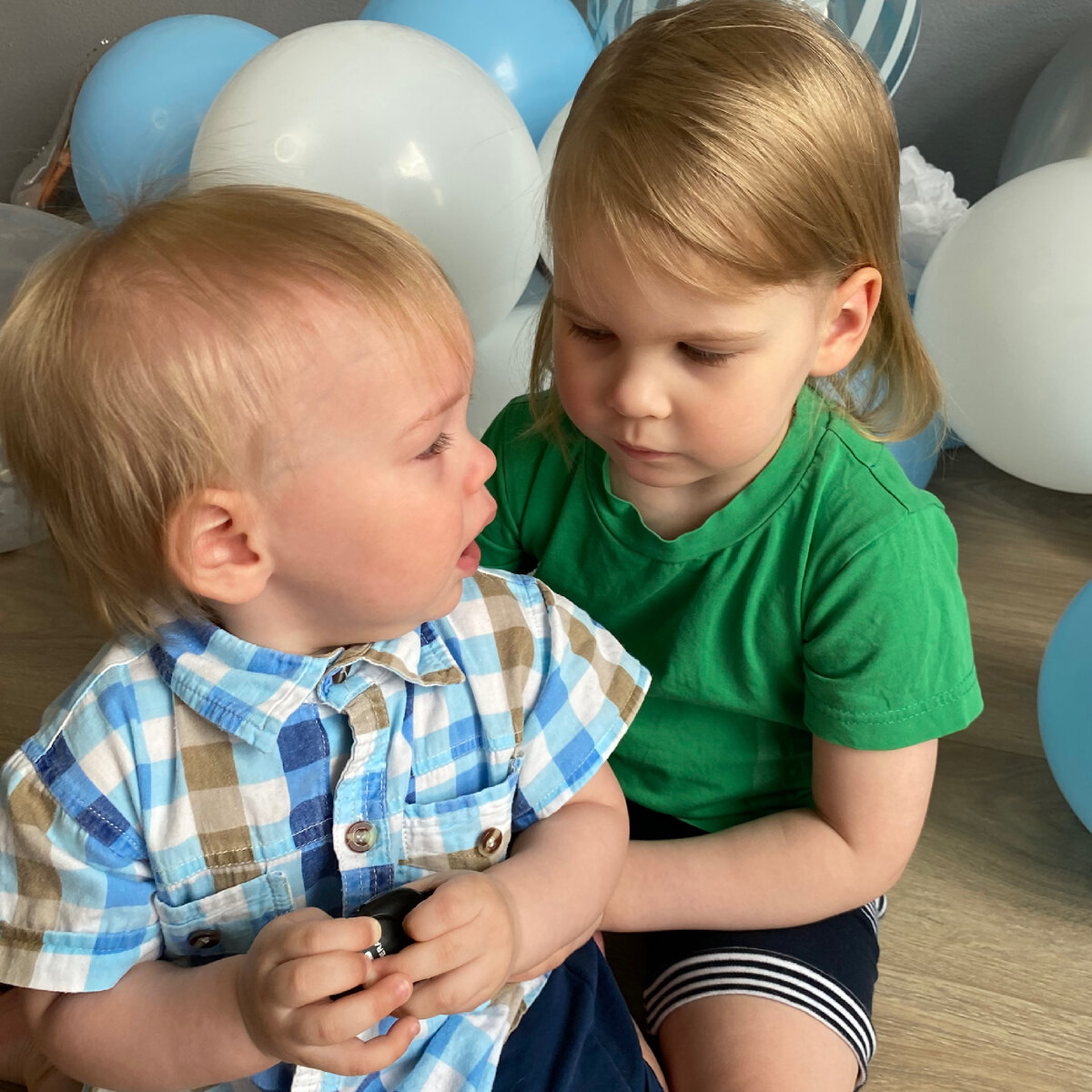 Со старшей сестрой