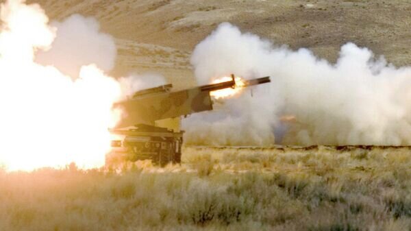    Американская высокомобильная артиллерийская ракетная система HIMARS© AP Photo / Peter Haley
