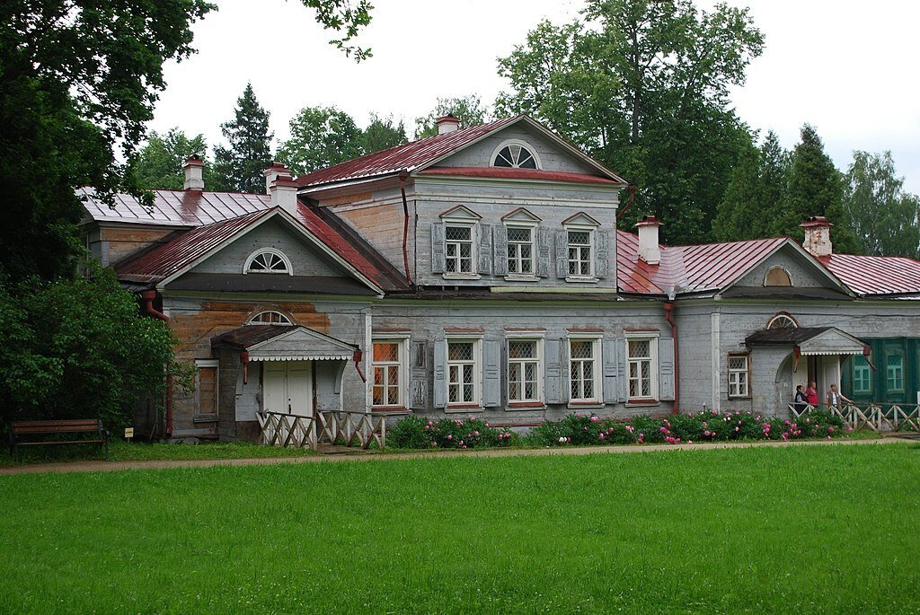 Усадебный дом в Абрамцево. Andrey Sapronov. Wikipedia 