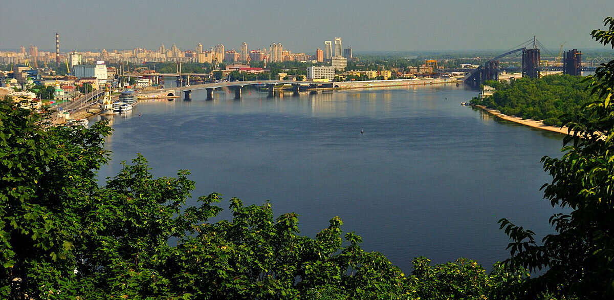 Киев днепр. Киев река Днепр. Киев вид на Днепр. Берега реки Днепр в Киеве. Окрестности Киев Днепр.