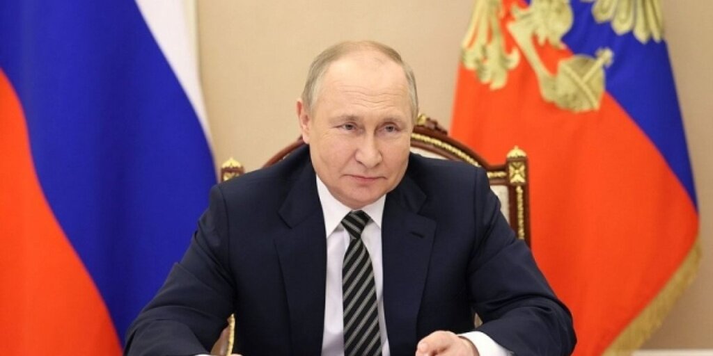 В Тверской области Владимир Путин наградил двух глав округов, работника ЖКХ и актёра