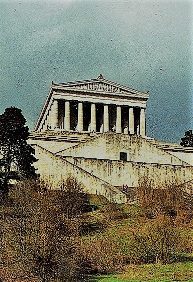 Ужасный вид замка, фото с википедии.