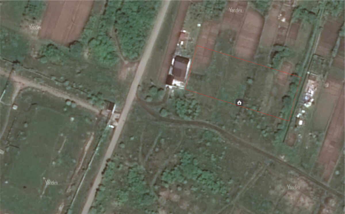 7 км. от центральной площади по прямой дороге.