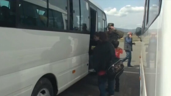    МО РФ опубликовало видео с отправкой мирных граждан Карабаха в Армению Андрей Бурков