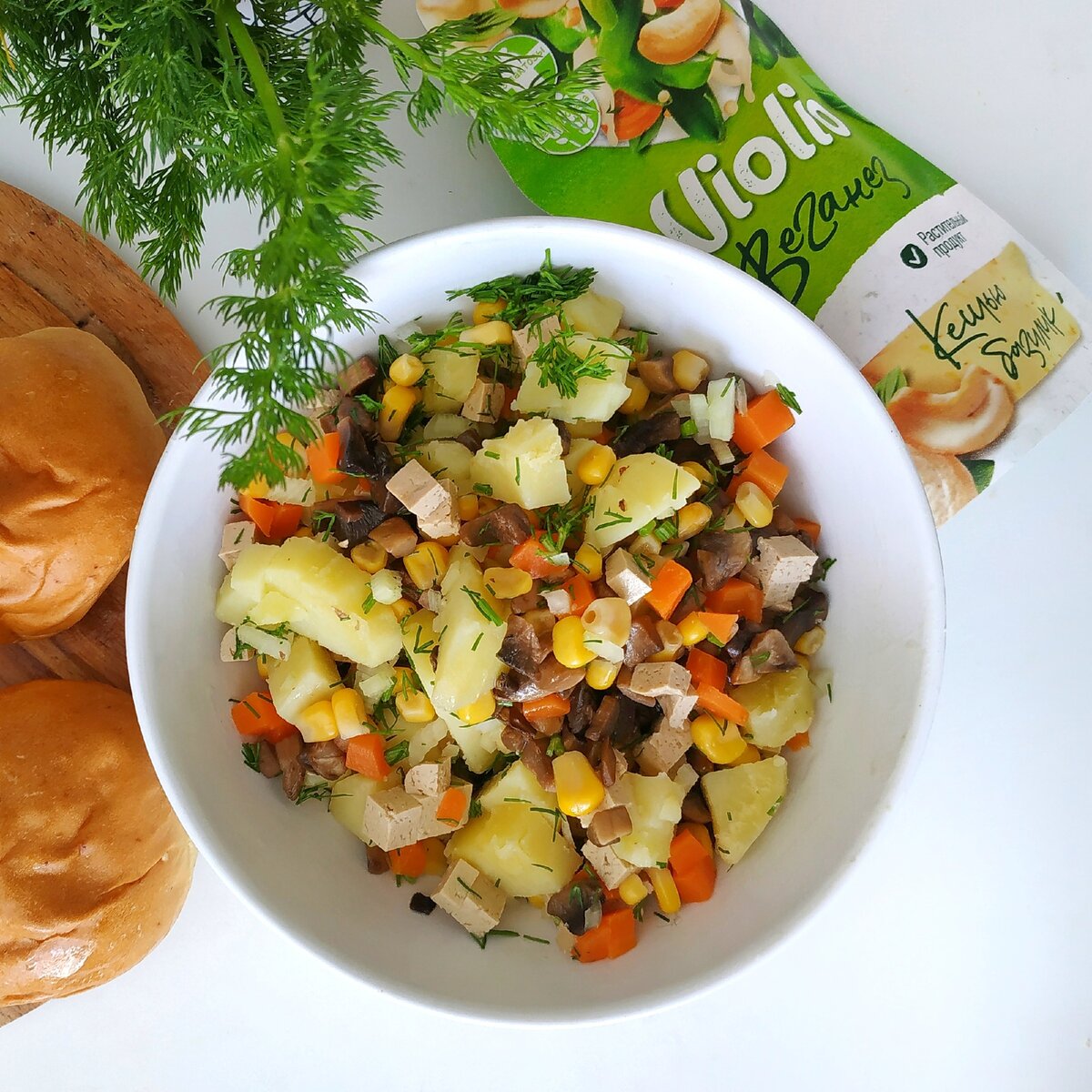 Теплый салат с грибами и картофелем