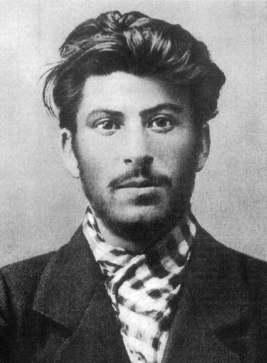  Сталин в возрасте 23 лет.