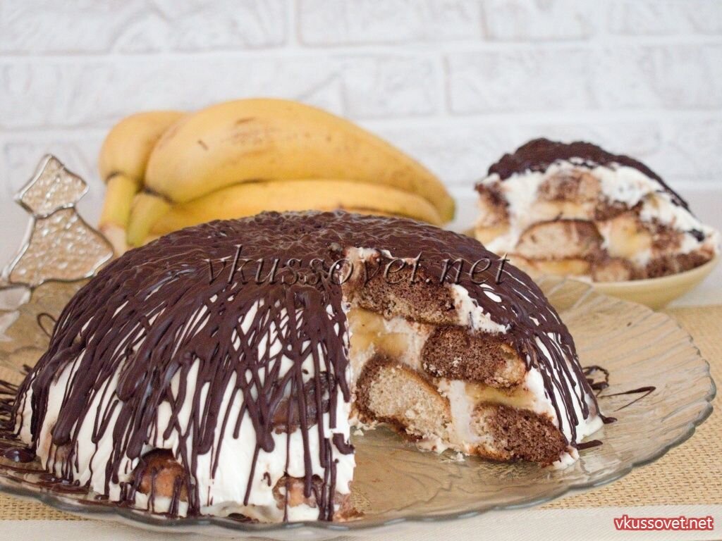 Торт из пряников и бананов со сметаной без выпечки