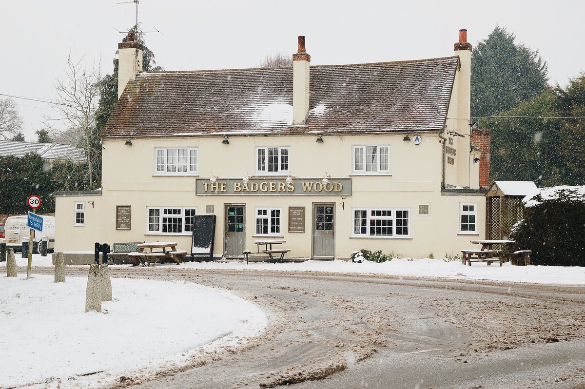 Паб в нашей деревне