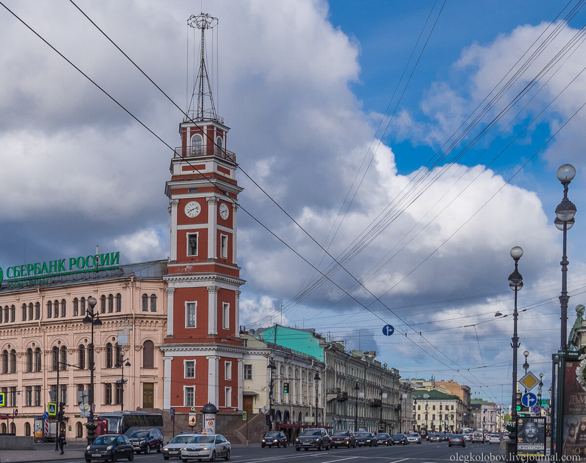 Башня на невском проспекте возле гостиного двора