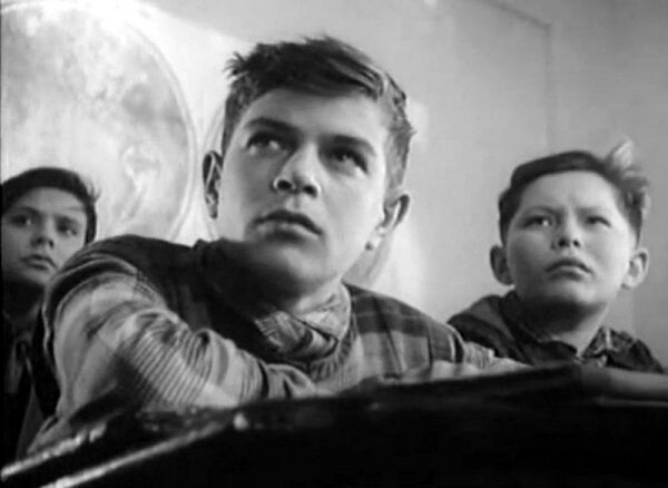 кадр из фильма "Тучи над Борском"