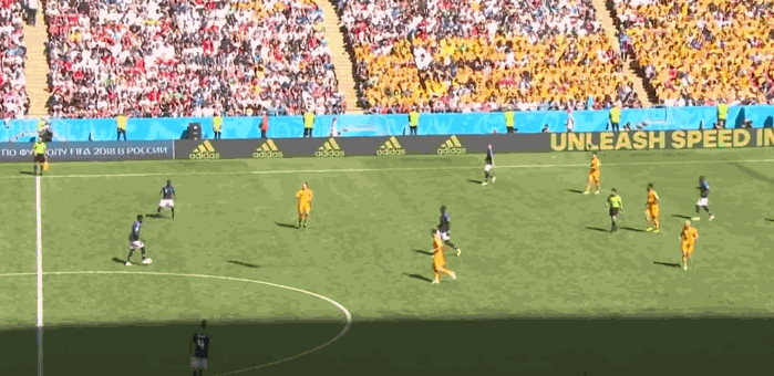 Погба забивает под перекладину, у вратаря не было шансов.