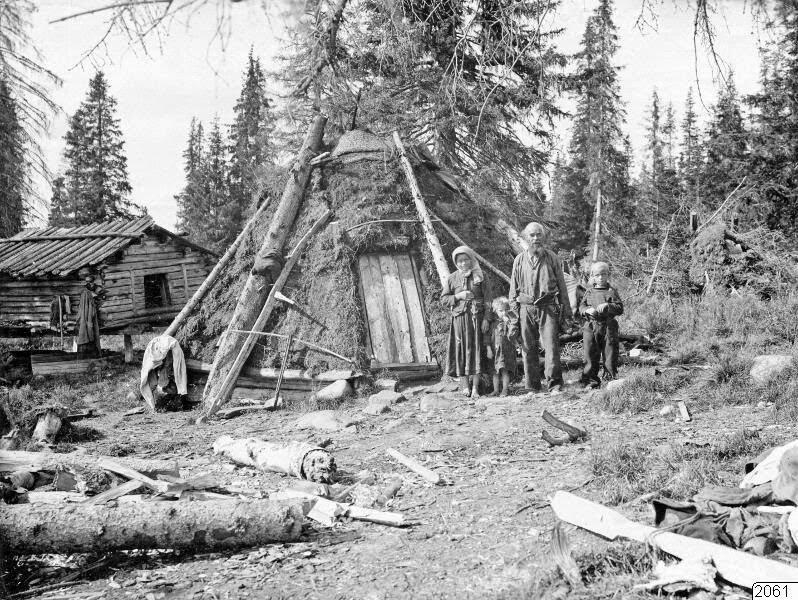 Как жили 100 лет назад. Архангельская Губерния 1910. Архангельск 1910 год шведский этнограф. Землянка 19 век. Советская землянка.