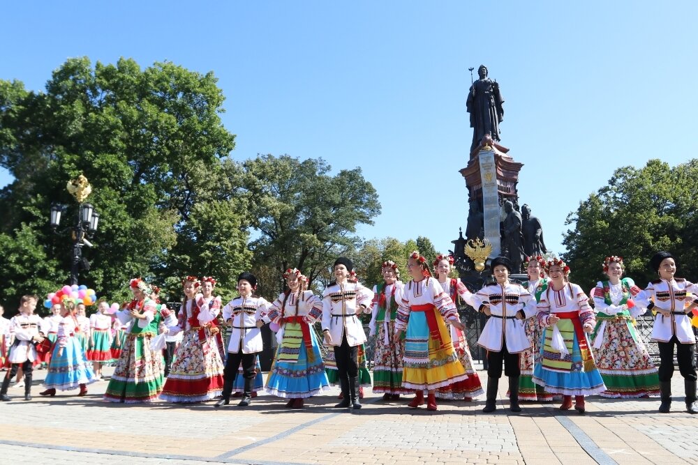 Год образования города краснодар. День города Краснодара. Праздник в Краснодаре. Праздничный Краснодар. Город Краснодар день города.