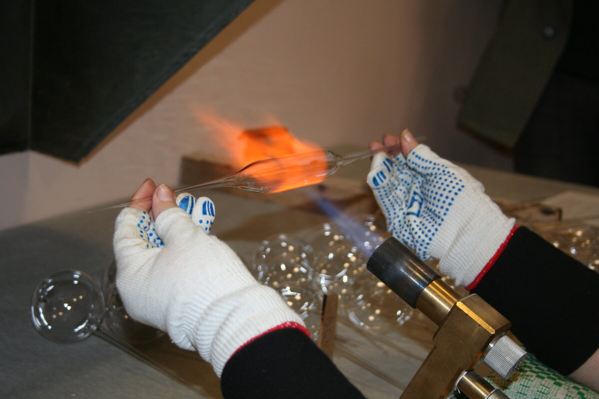 фабрика елочных игрушек "Ариэль". Фото Света Давыдова