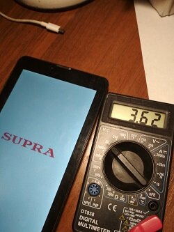 Заставка включения, напряжение уже значительно упало до +3,62В