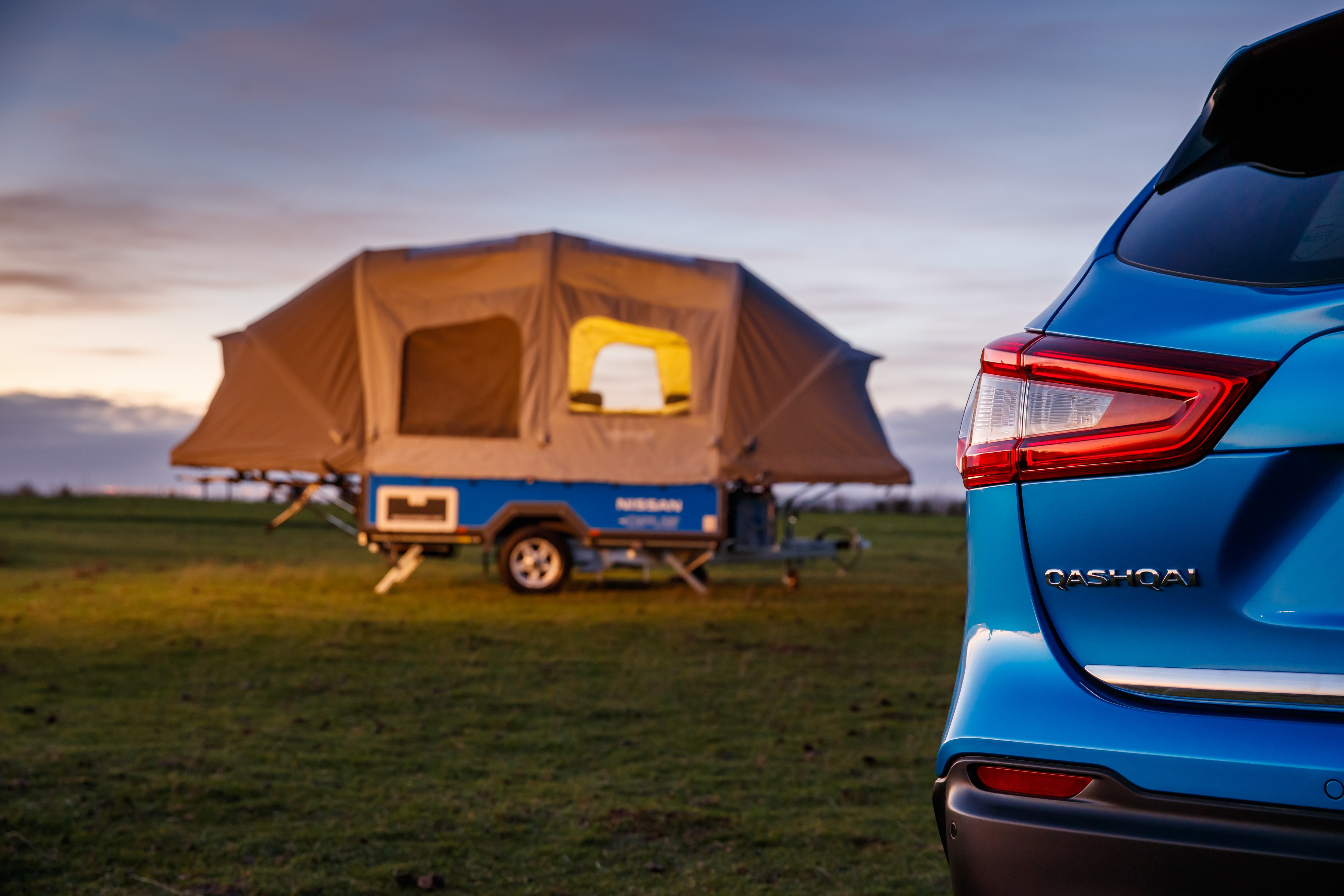 Smart camping. Opus Camper. Opus прицеп палатка. Прицеп кемпер опус. Концепция кемпинга.